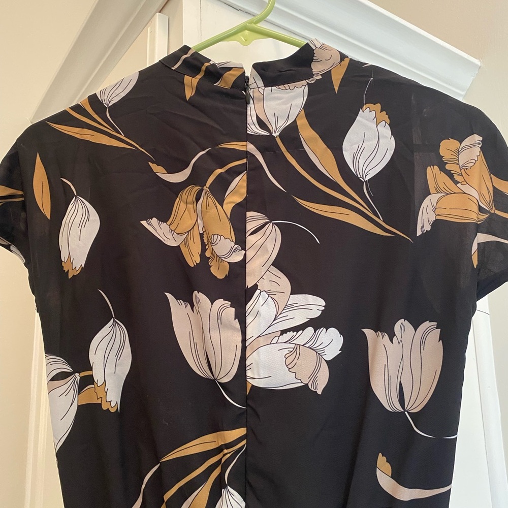 Chic Black Floral Maxi Dress - Picture 6 of 6